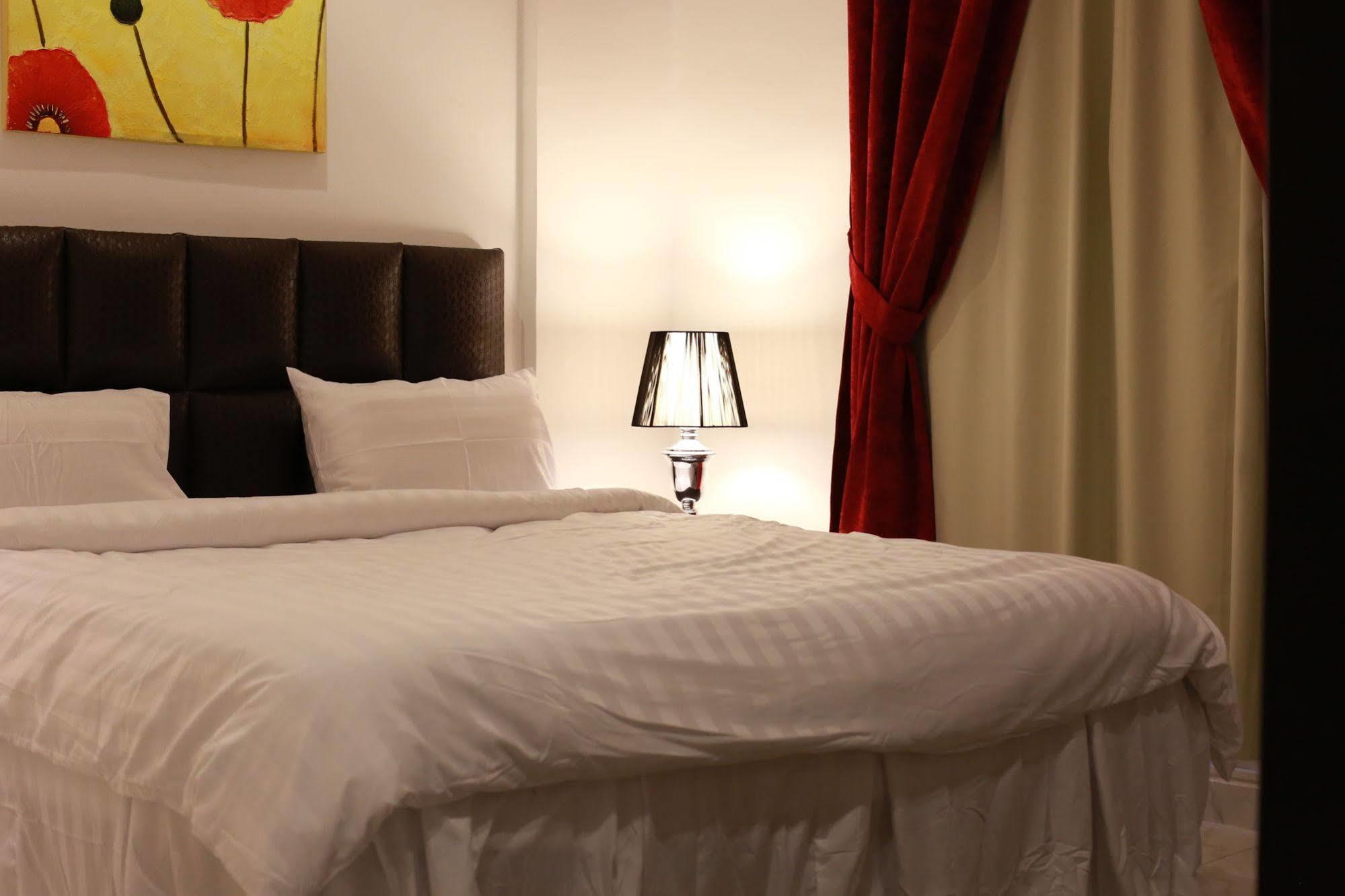 Continental Suite Salmiya Eksteriør billede