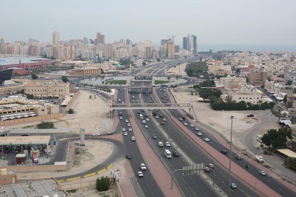 Continental Suite Salmiya Eksteriør billede